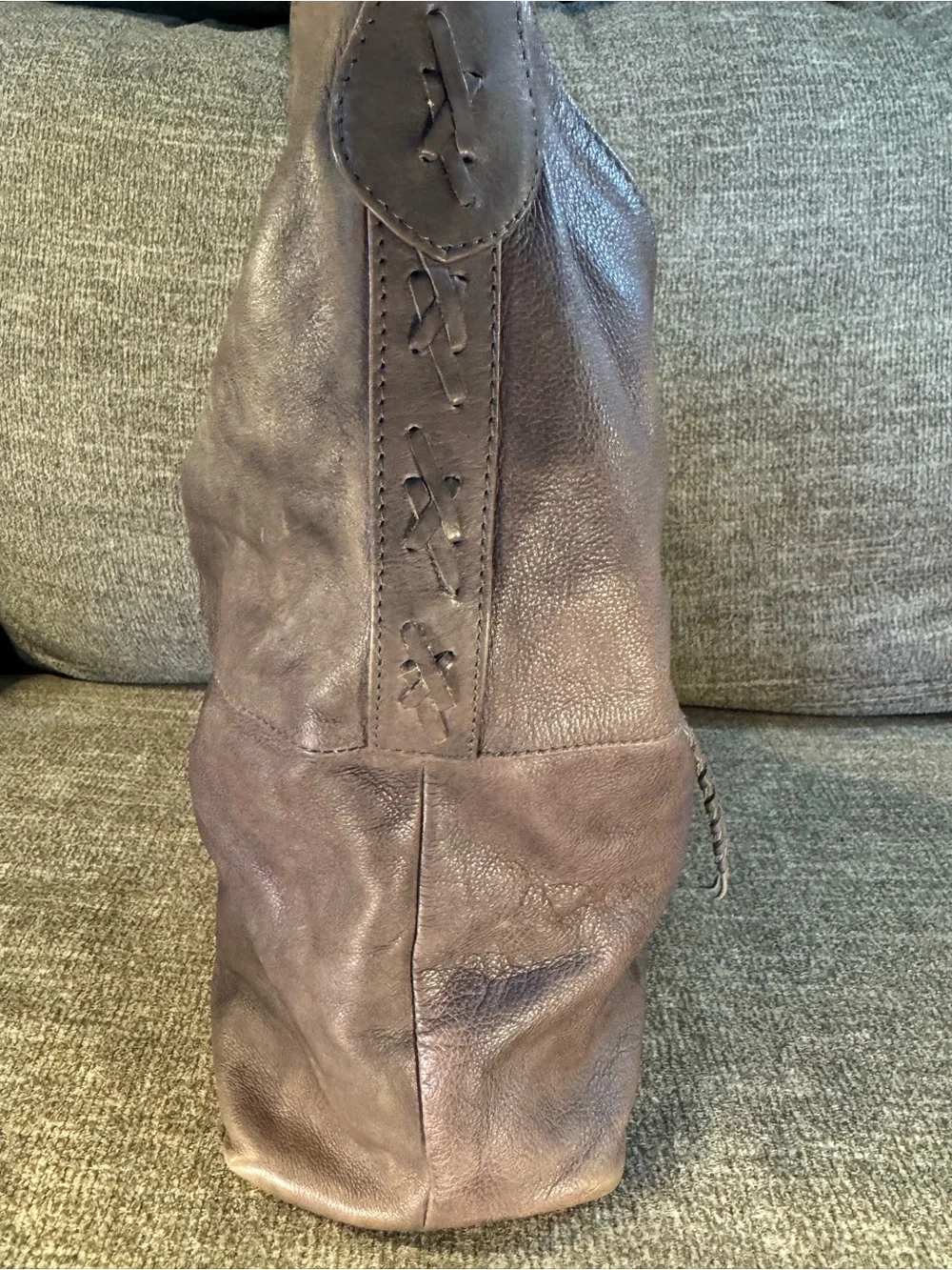 Day & Mood hobo bag crafted washed distressed leather taupe/grey shade - Picture 5 of 15